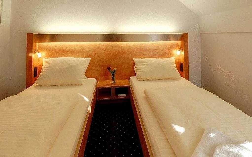 Hotel Gasthof Gross Бергкирхен Экстерьер фото