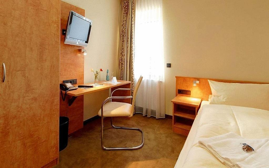 Hotel Gasthof Gross Бергкирхен Экстерьер фото